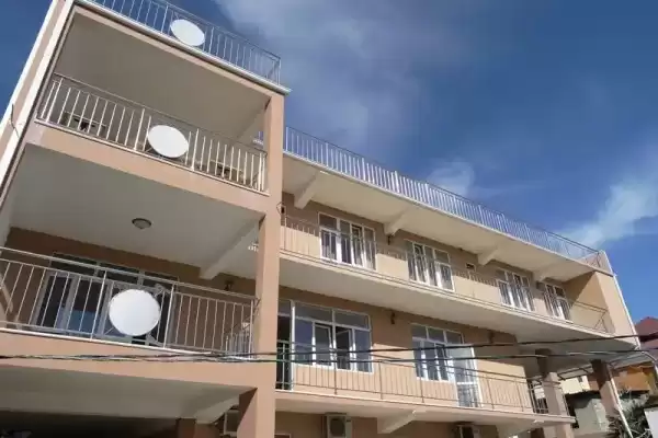 Гостевой дом «У Бондика», Лоо, Декабристов, д.51/1 Гостевой дом «У Бондика», Лоо, Декабристов, д.51/1